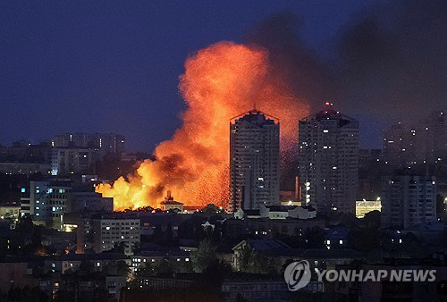 러시아의 드론 공격을 받은 우크라이나 키이우 시내. 로이터 연합뉴스